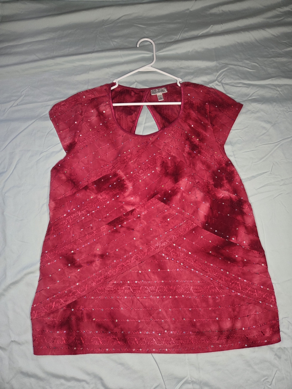 DressBarn Woman 3X Red Sequin Embellished Stretch Blouse Keyhole Back Plus Size
